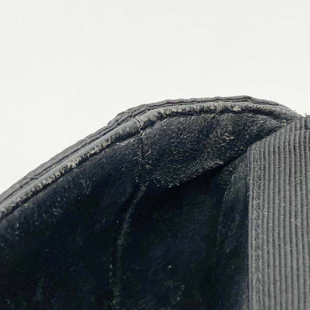 CHANEL Black Shoulder Bag - Picture 7 of 11